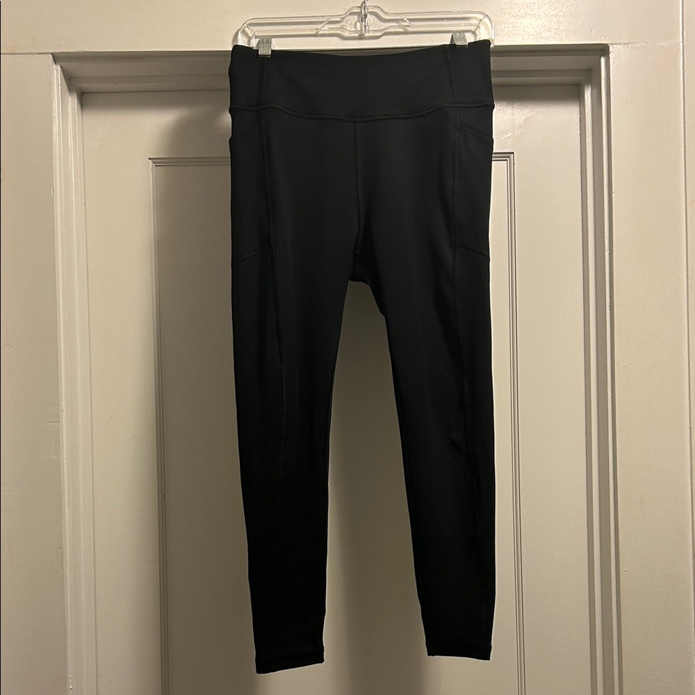 Victoria's Secret Women’s Black Performance Leggings with Side Pockets - 10